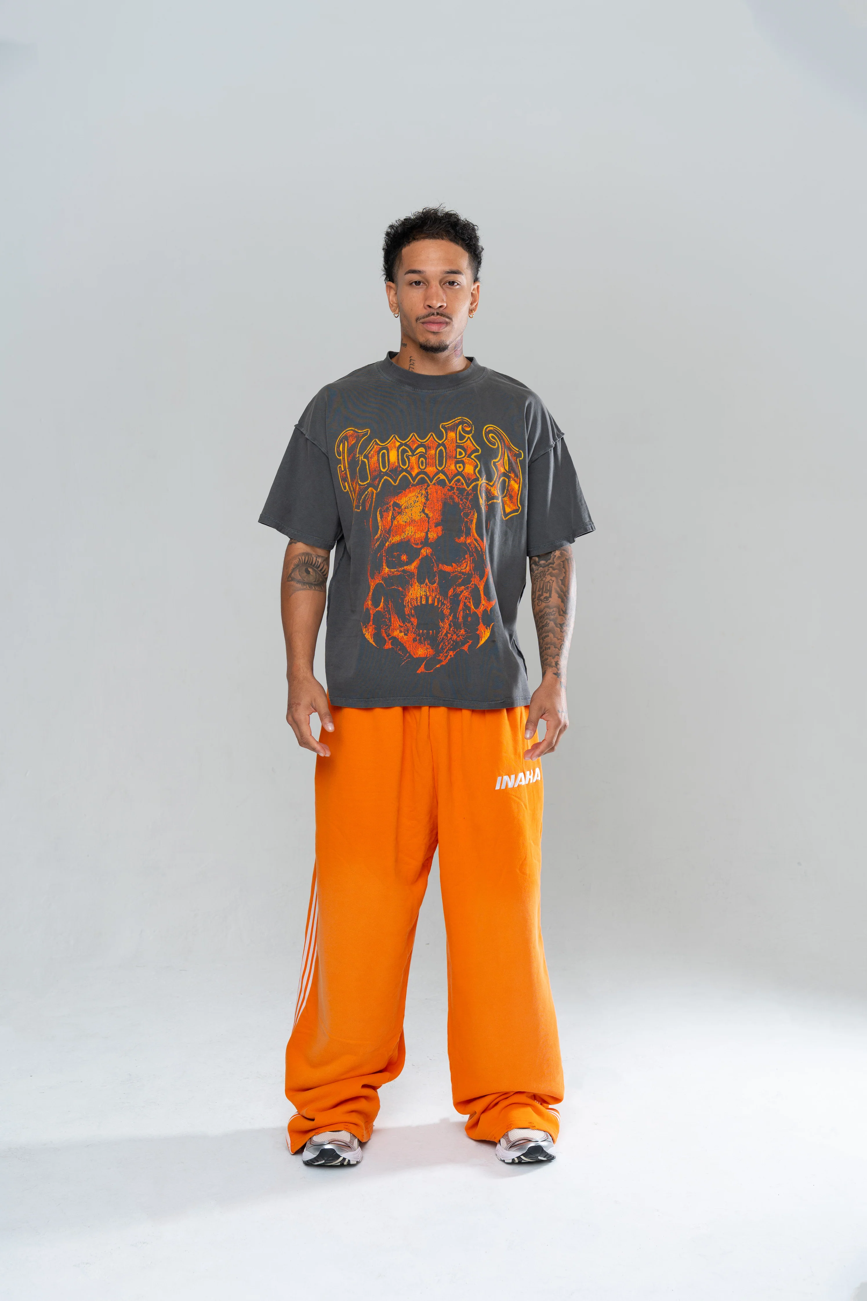 ANARCHY REVERSE TEE - VINTAGE BLACK - Image 2