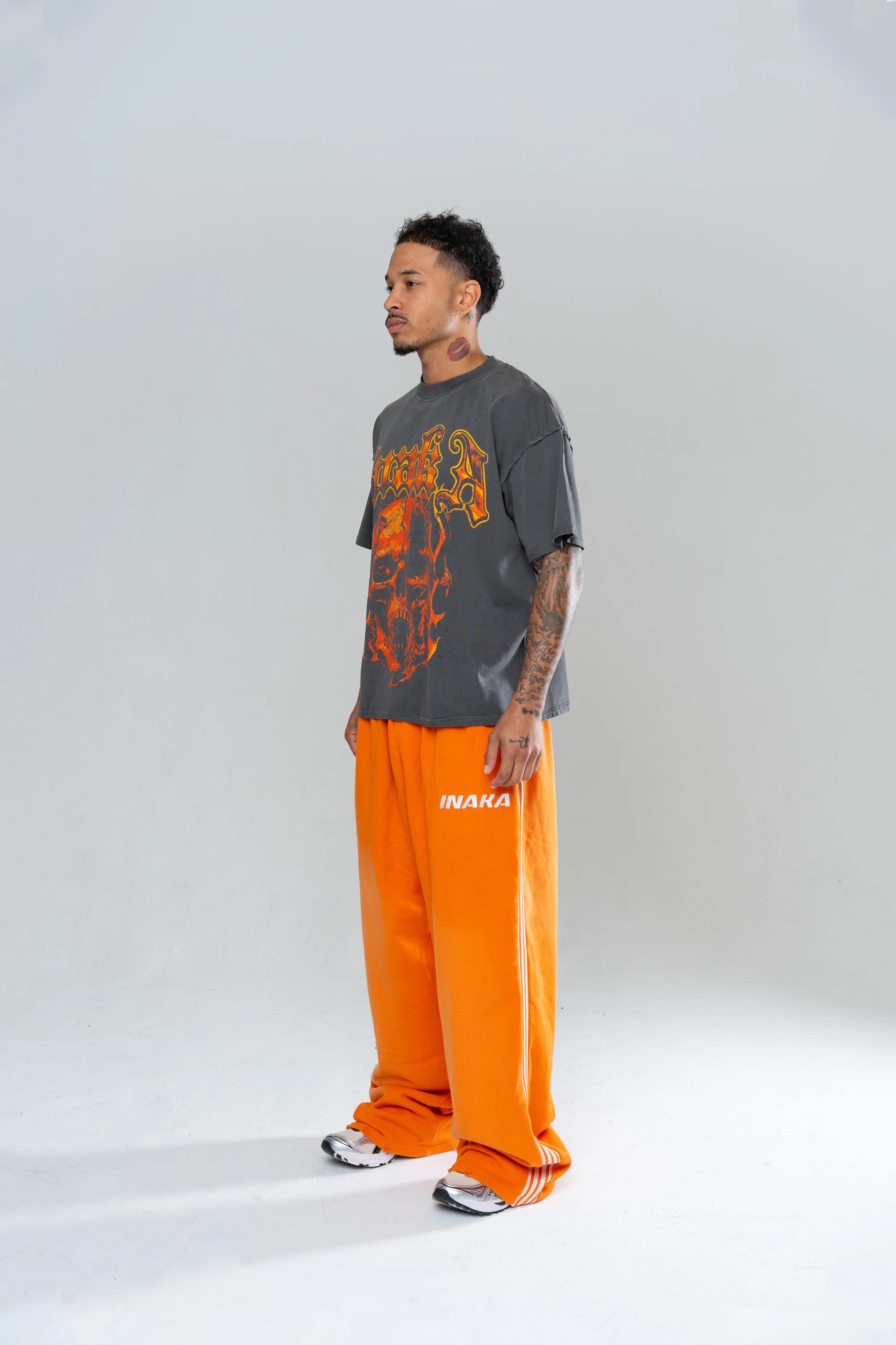 ANARCHY REVERSE TEE - VINTAGE BLACK - Image 3