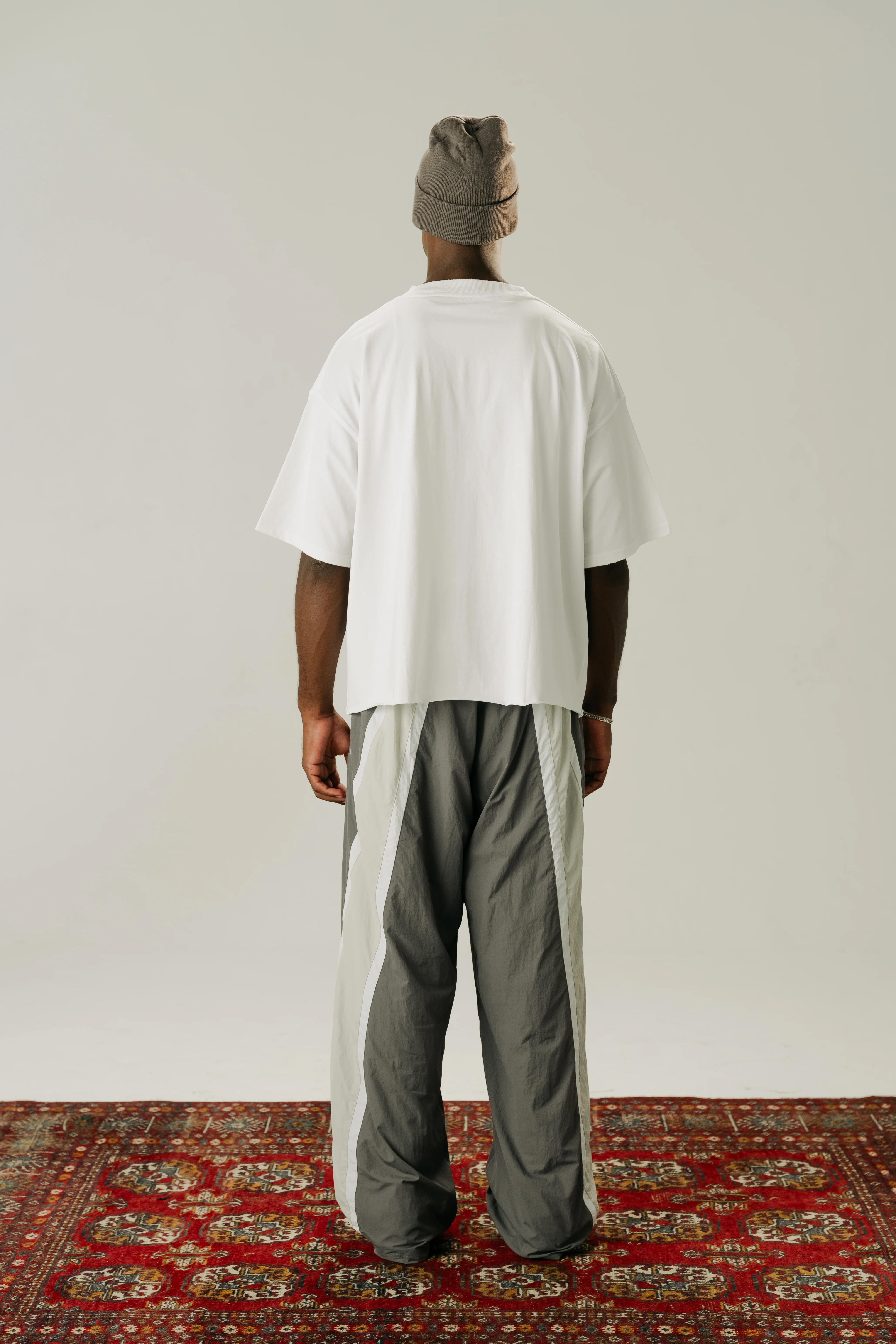 BAGGY TRACKPANTS - GRAY : WHITE - Image 3