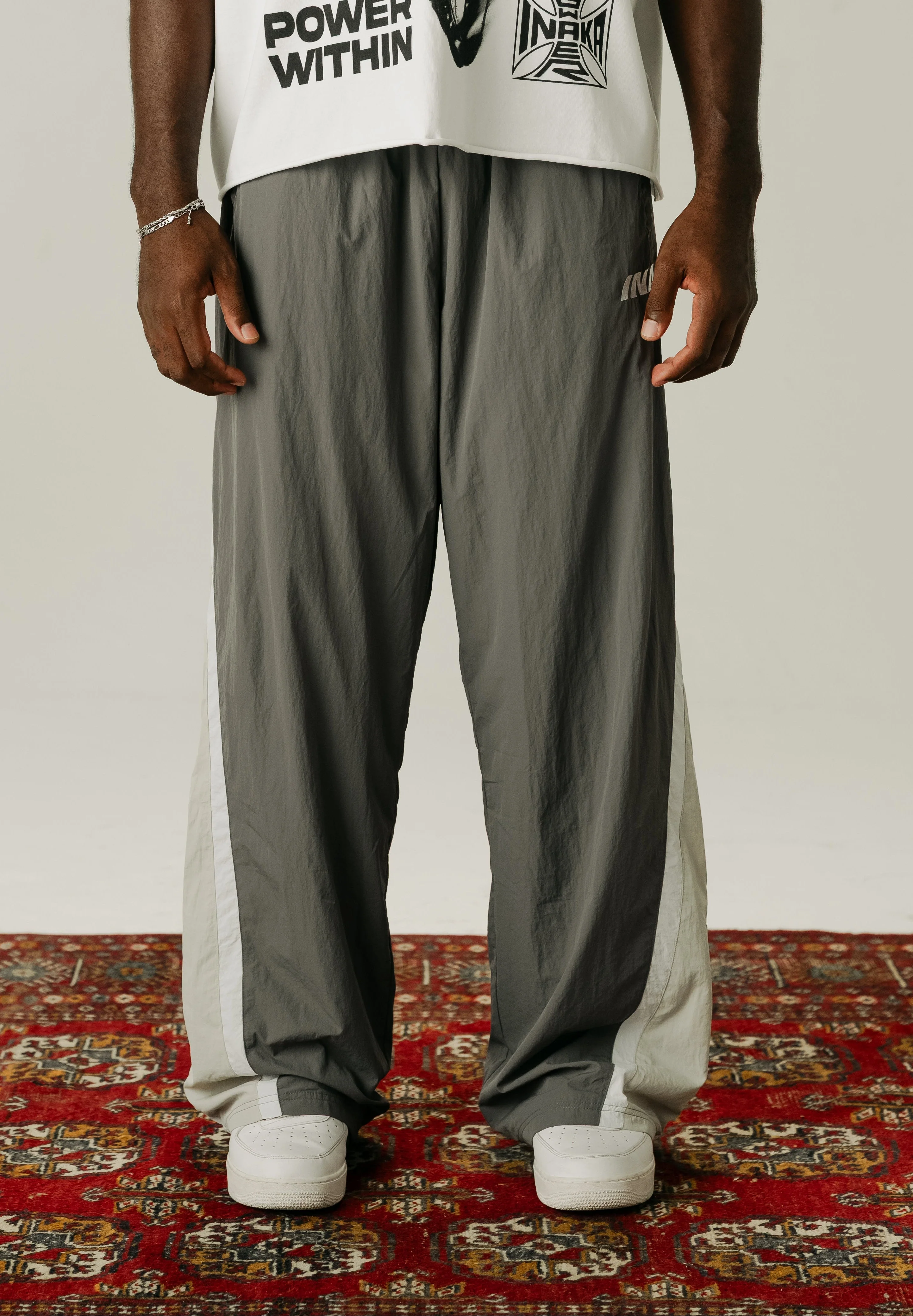 BAGGY TRACKPANTS - GRAY : WHITE - Image 4