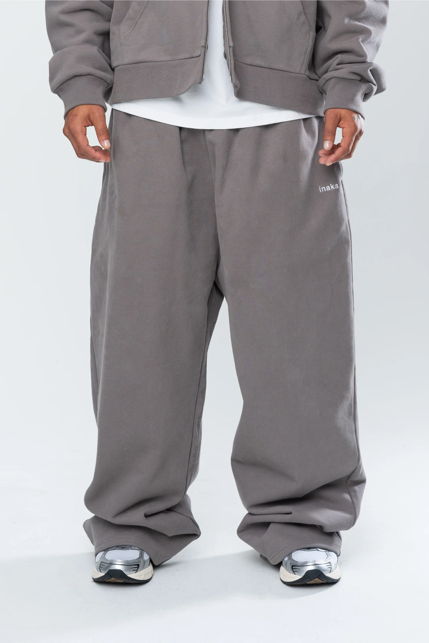 BASICS BAGGY SWEATS - STONE - Image 2