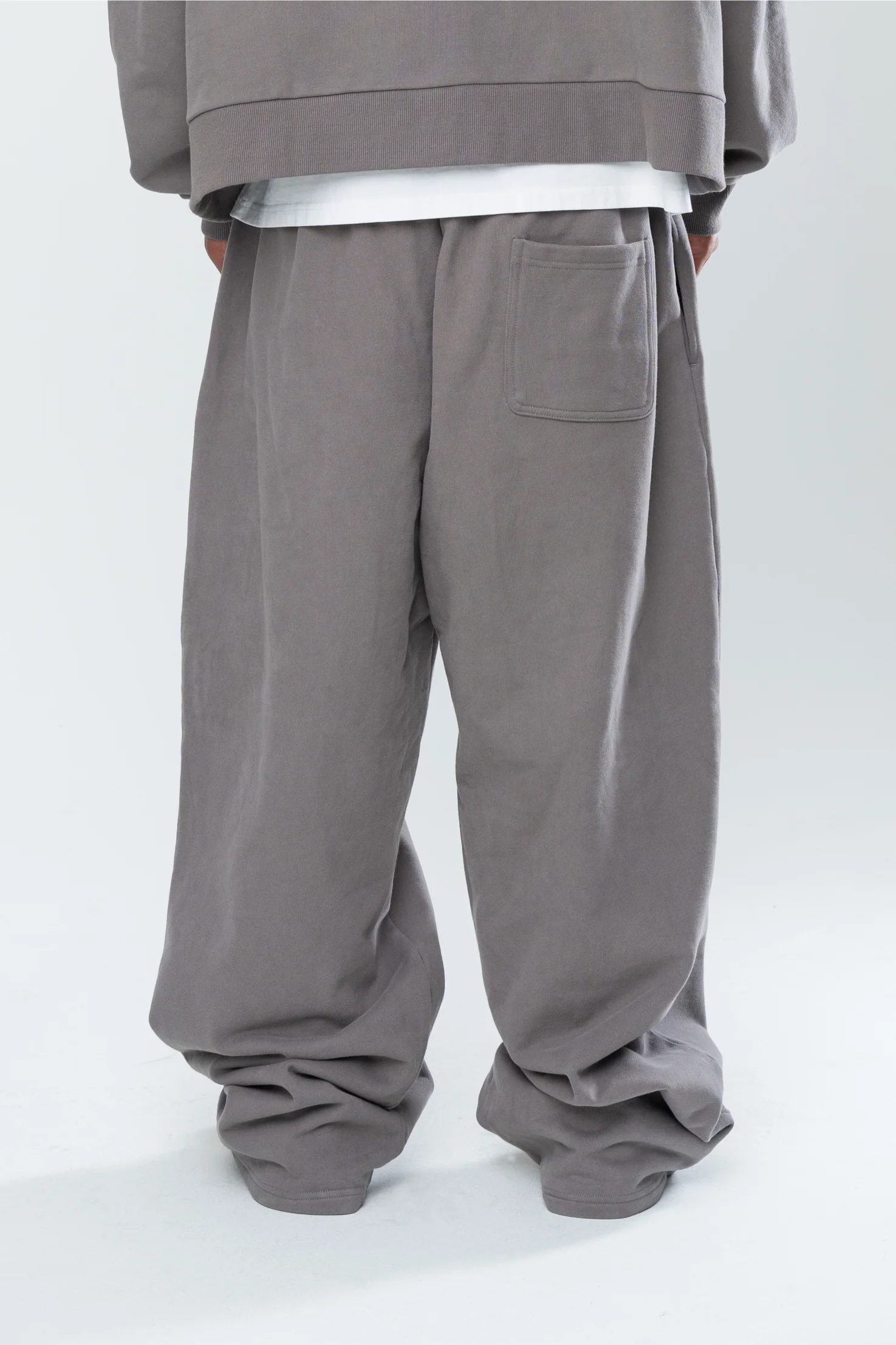 BASICS BAGGY SWEATS - STONE - Image 5