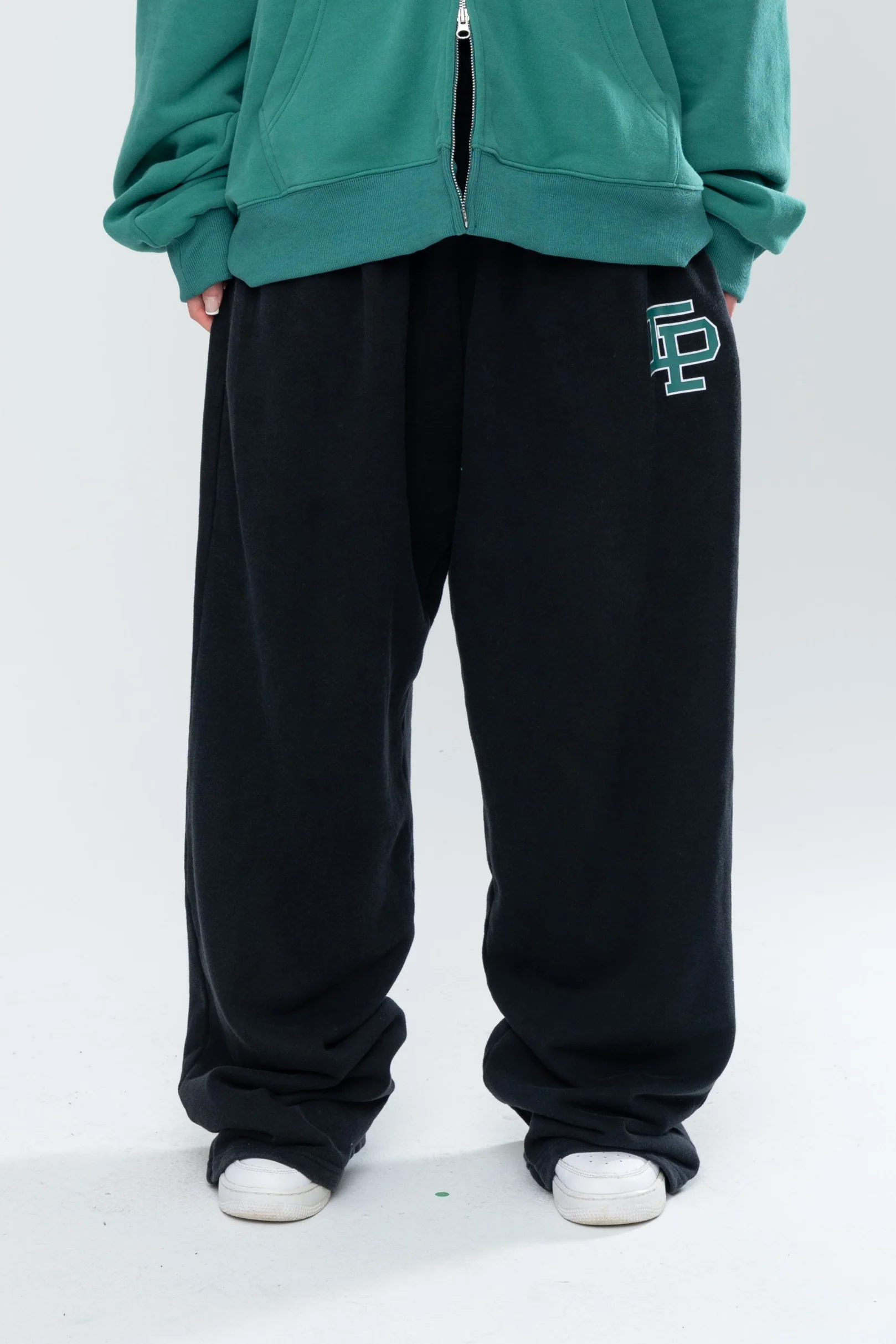 CLASSIC BAGGY SWEATS - BLACK/FOREST GREEN - Image 9