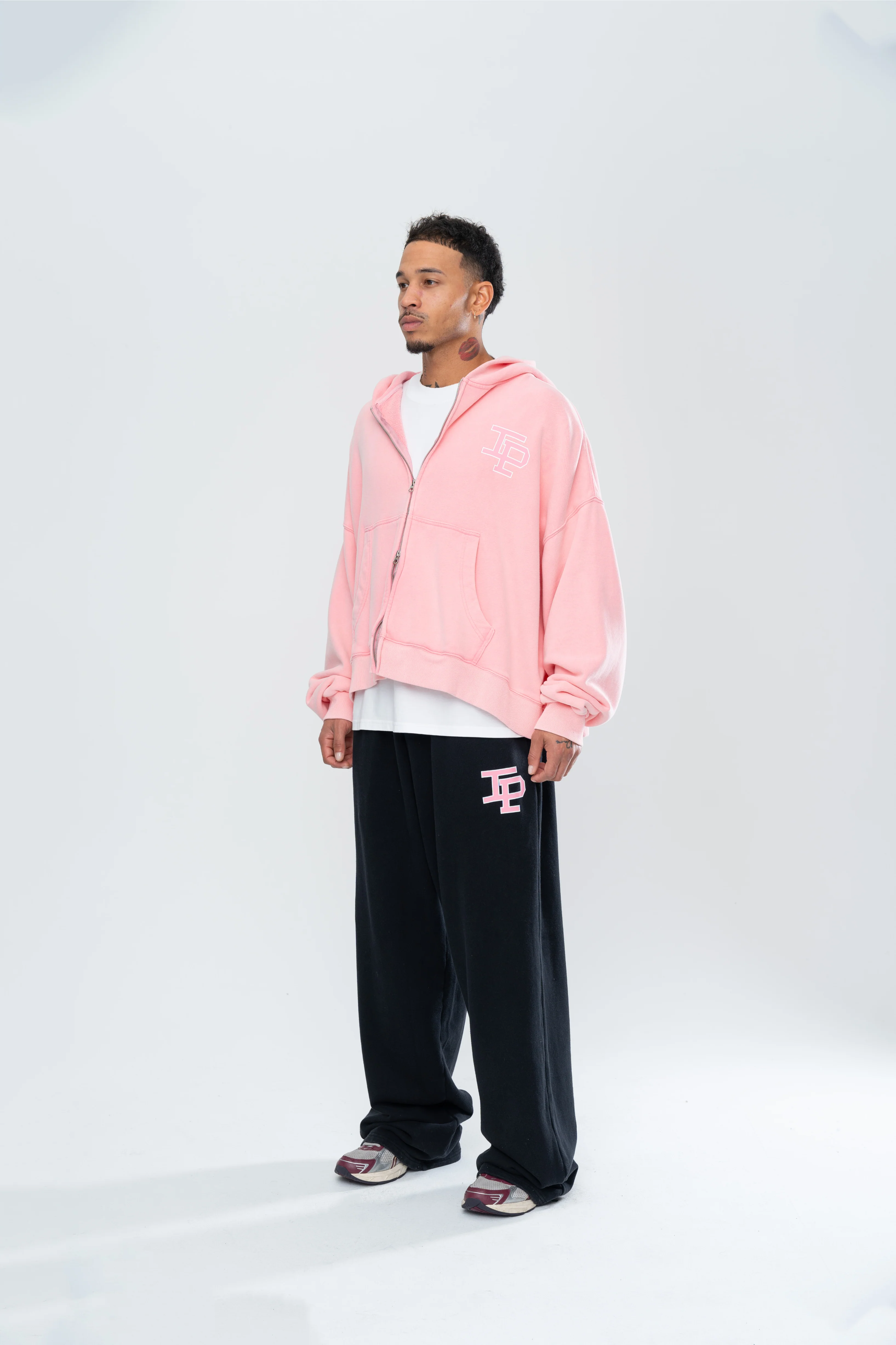 CLASSIC BAGGY SWEATS - BLACK/PINK - Image 3