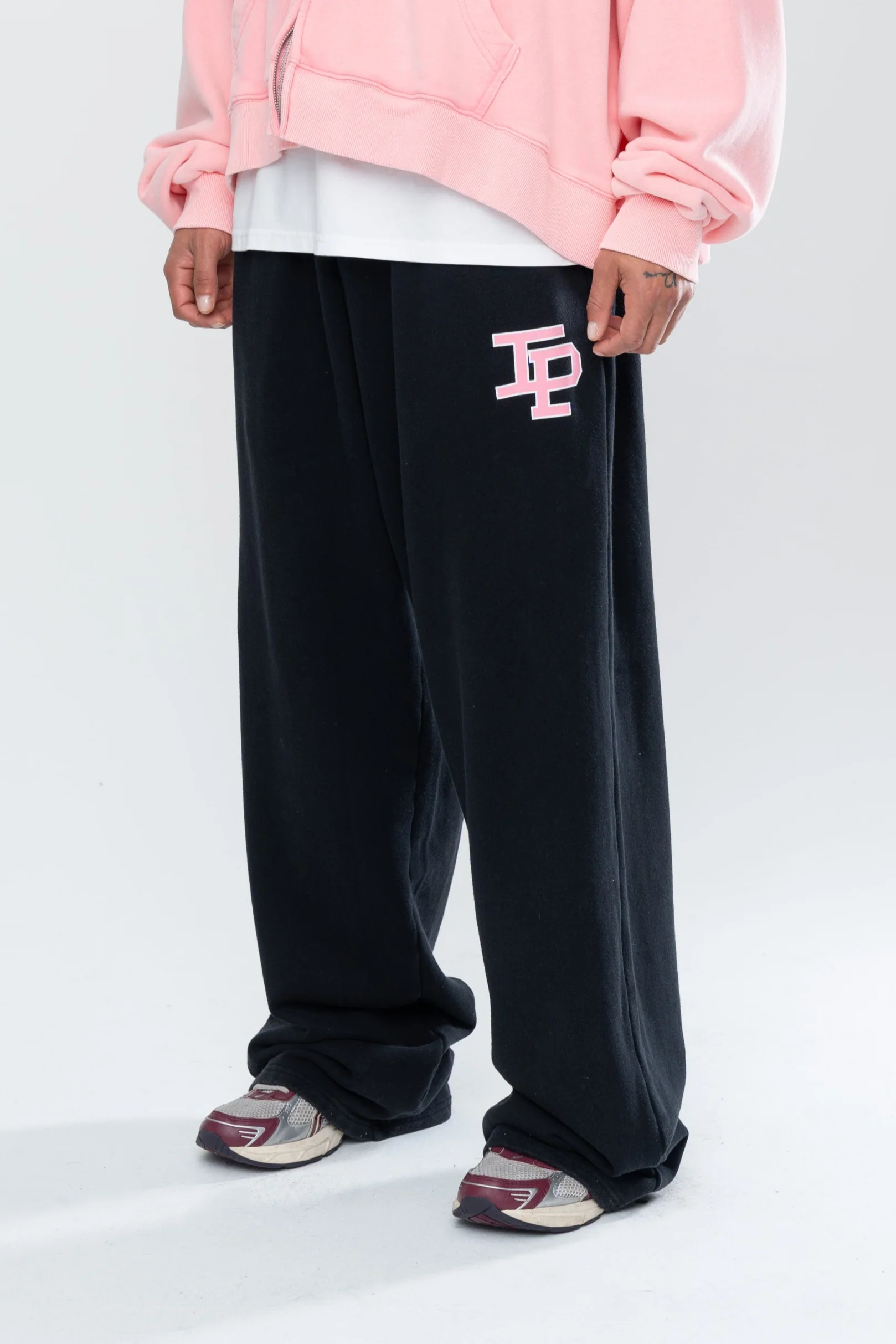 CLASSIC BAGGY SWEATS - BLACK/PINK - Image 4