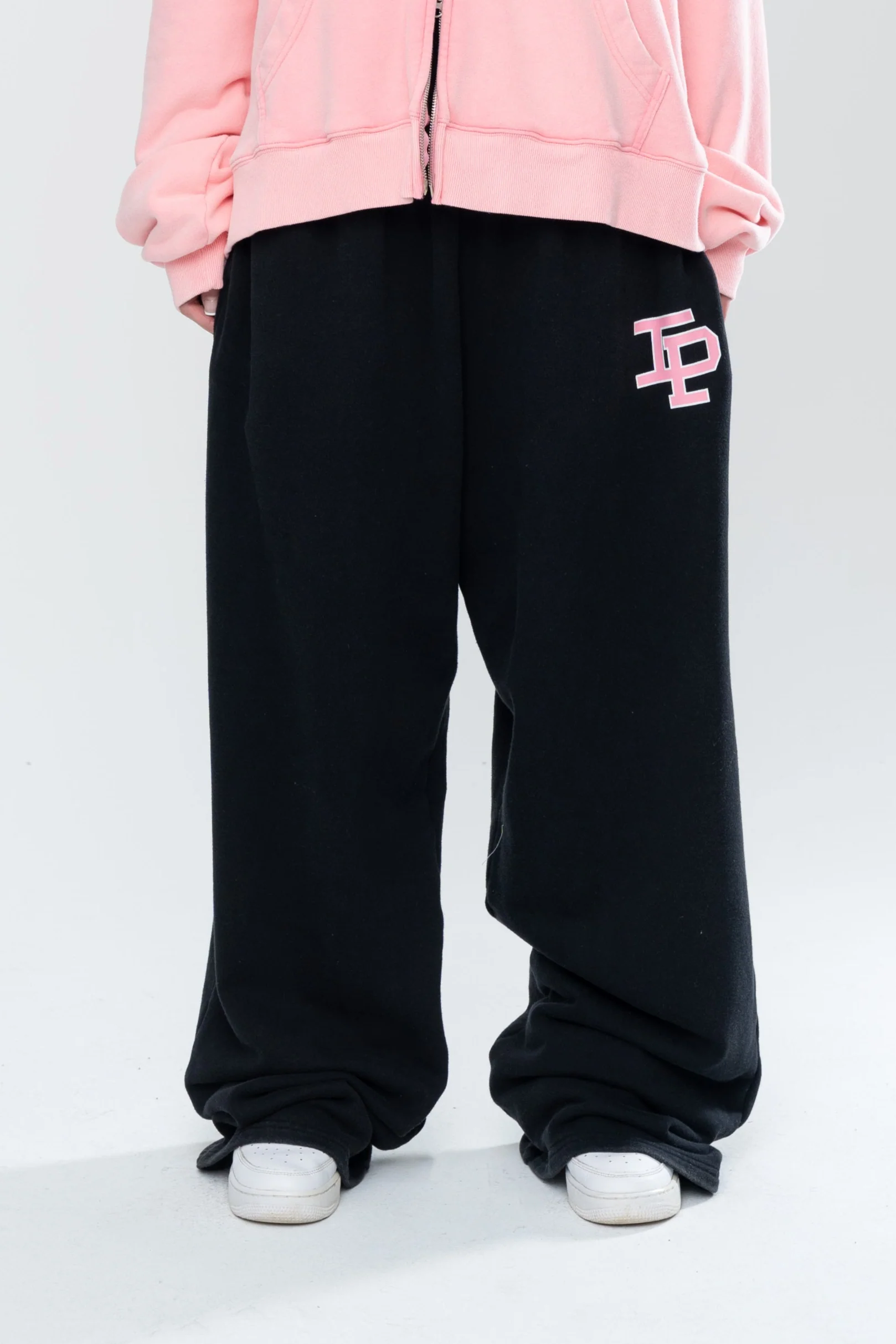 CLASSIC BAGGY SWEATS - BLACK/PINK - Image 9