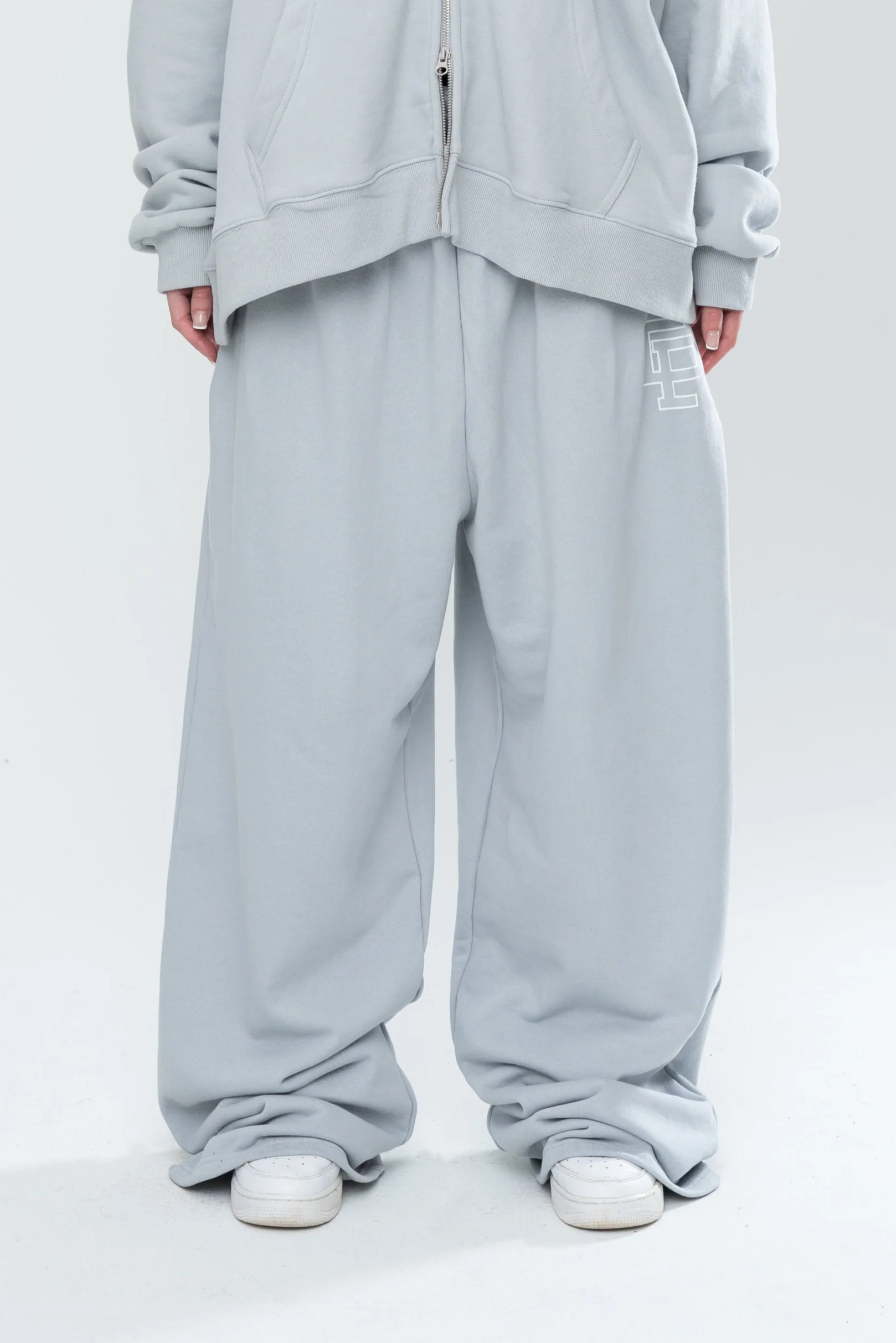 CLASSIC BAGGY SWEATS - GREY - Image 9