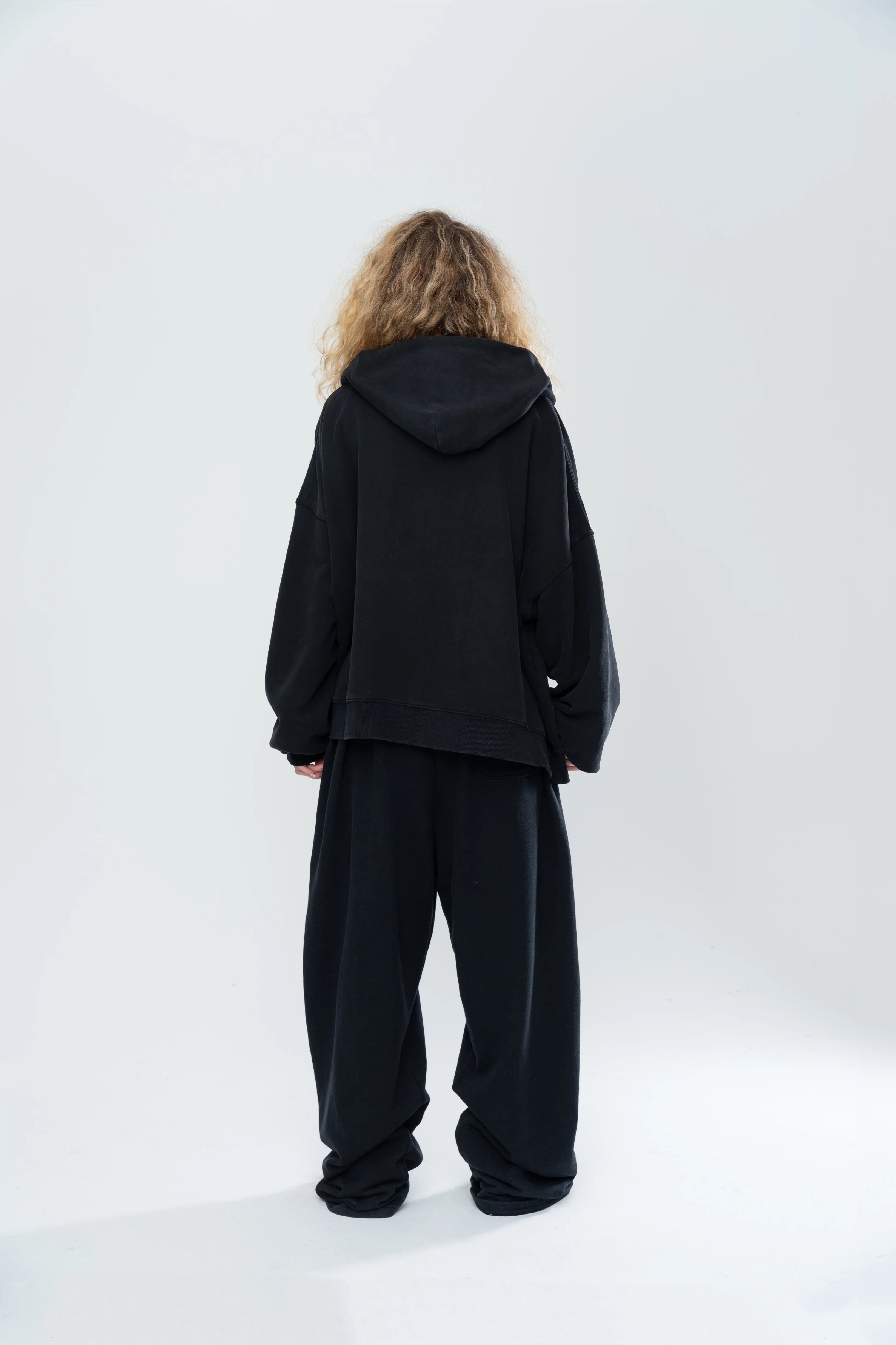 CLASSIC BAGGY SWEATS - BLACK - Image 12