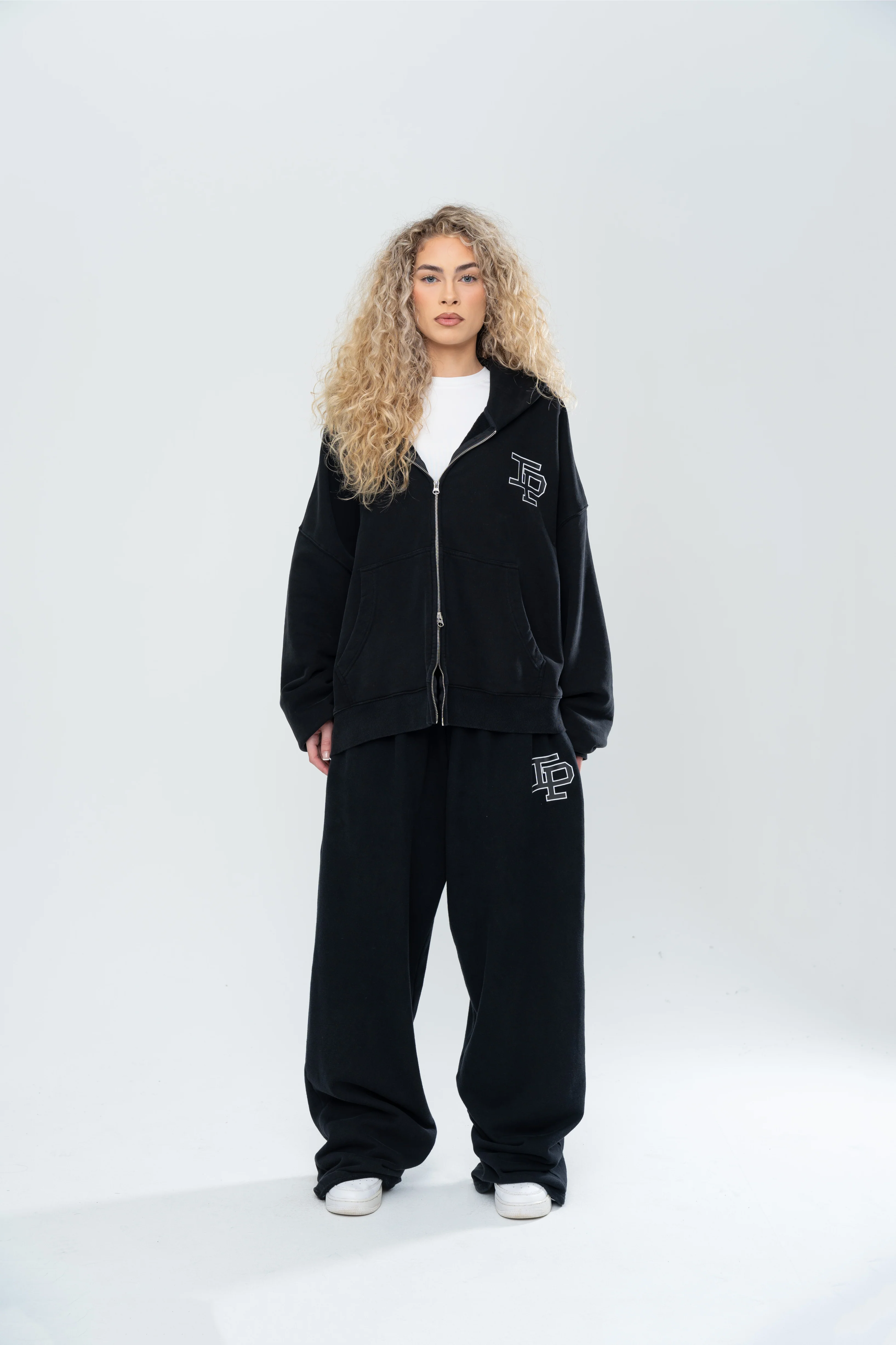 CLASSIC BAGGY SWEATS - BLACK - Image 8