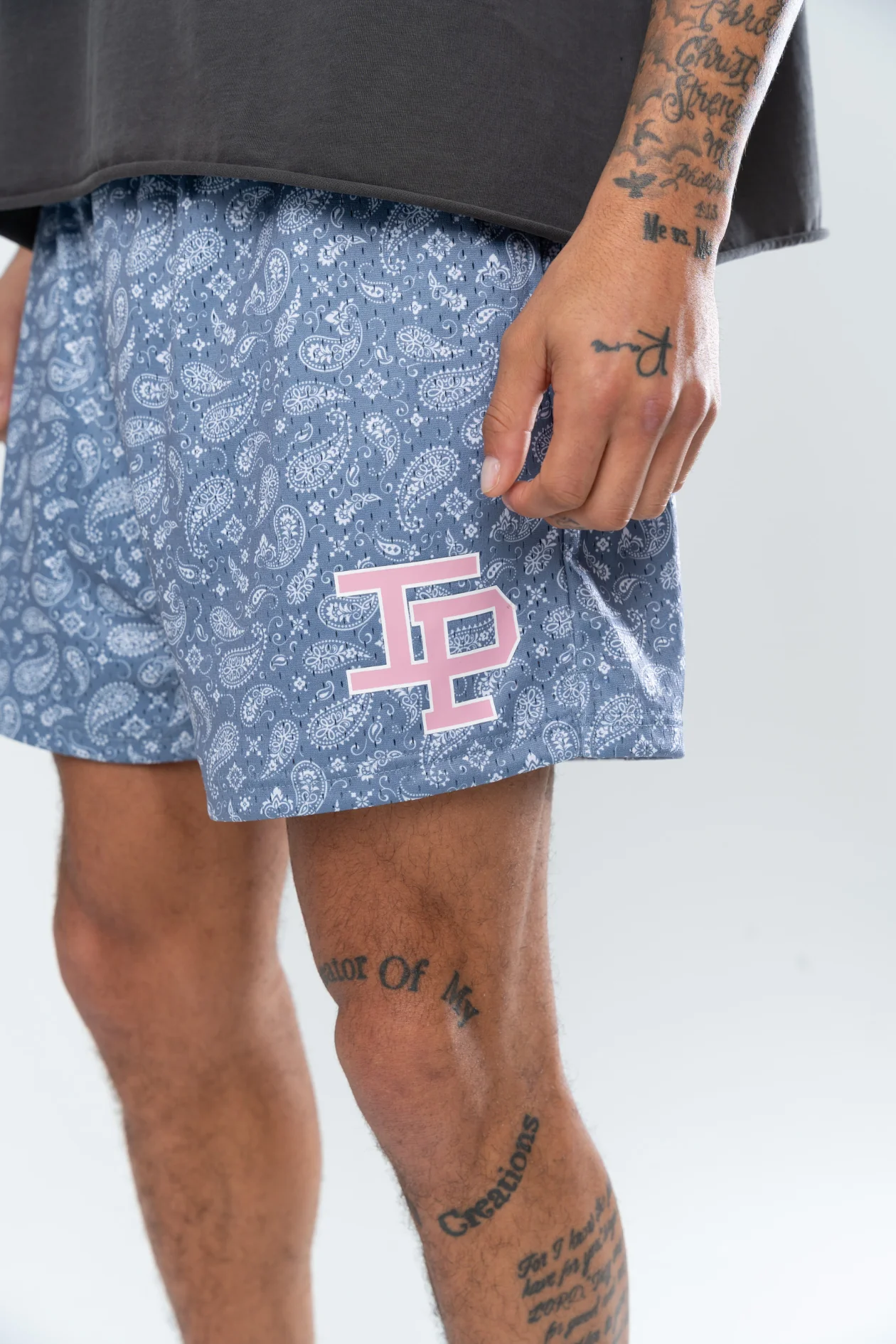 CLASSIC PAISLEY MESH SHORTS - GREY - Image 2