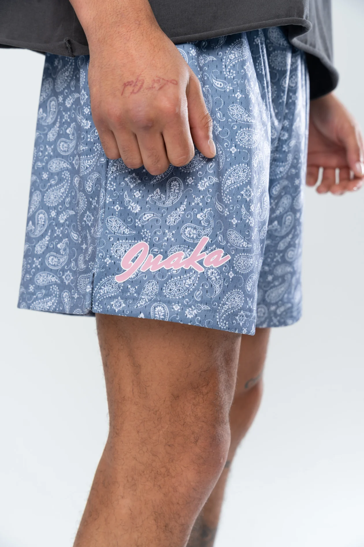 CLASSIC PAISLEY MESH SHORTS - GREY - Image 9
