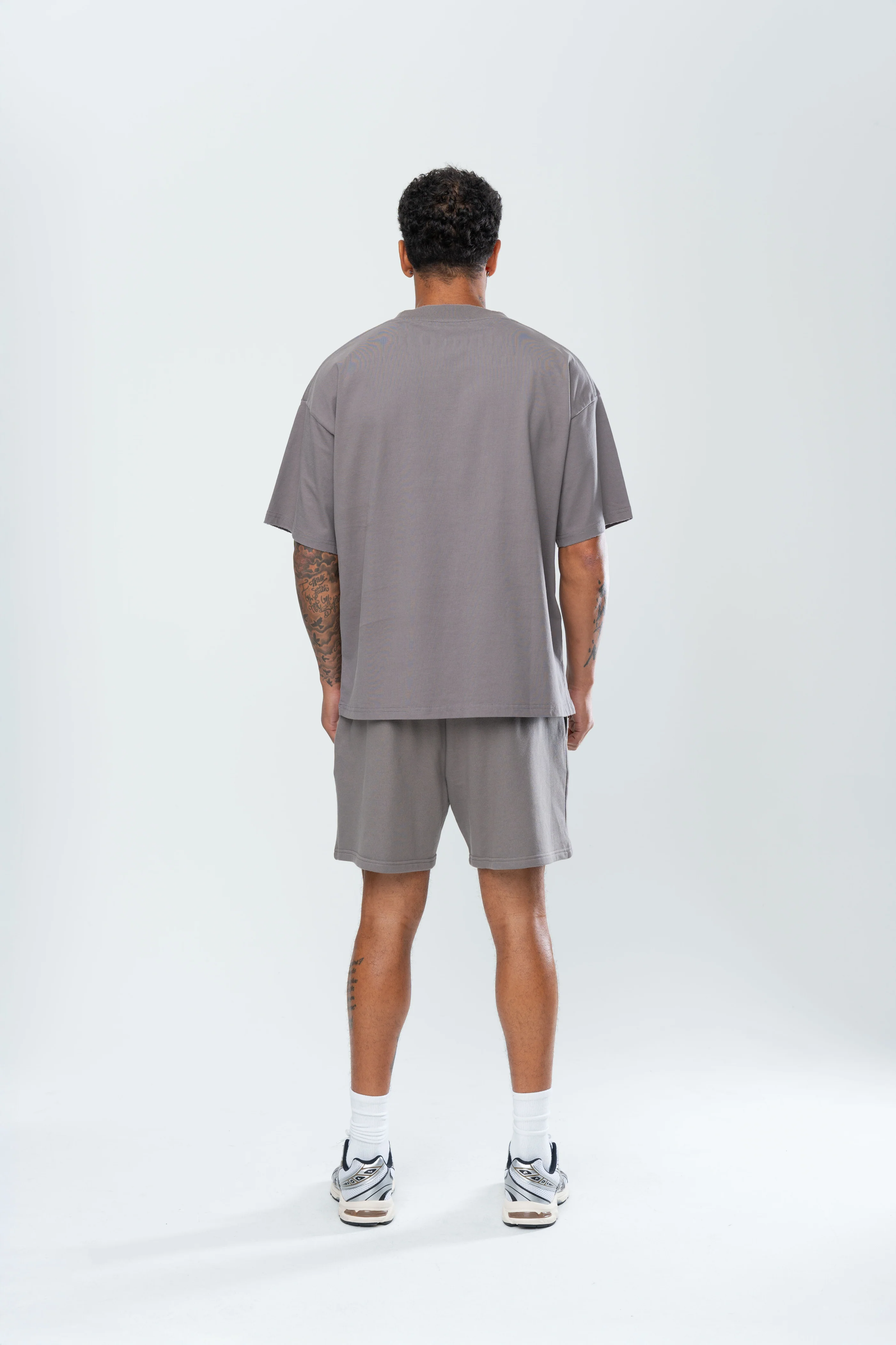 BASICS DISTRESSED TEE - STONE - Image 4