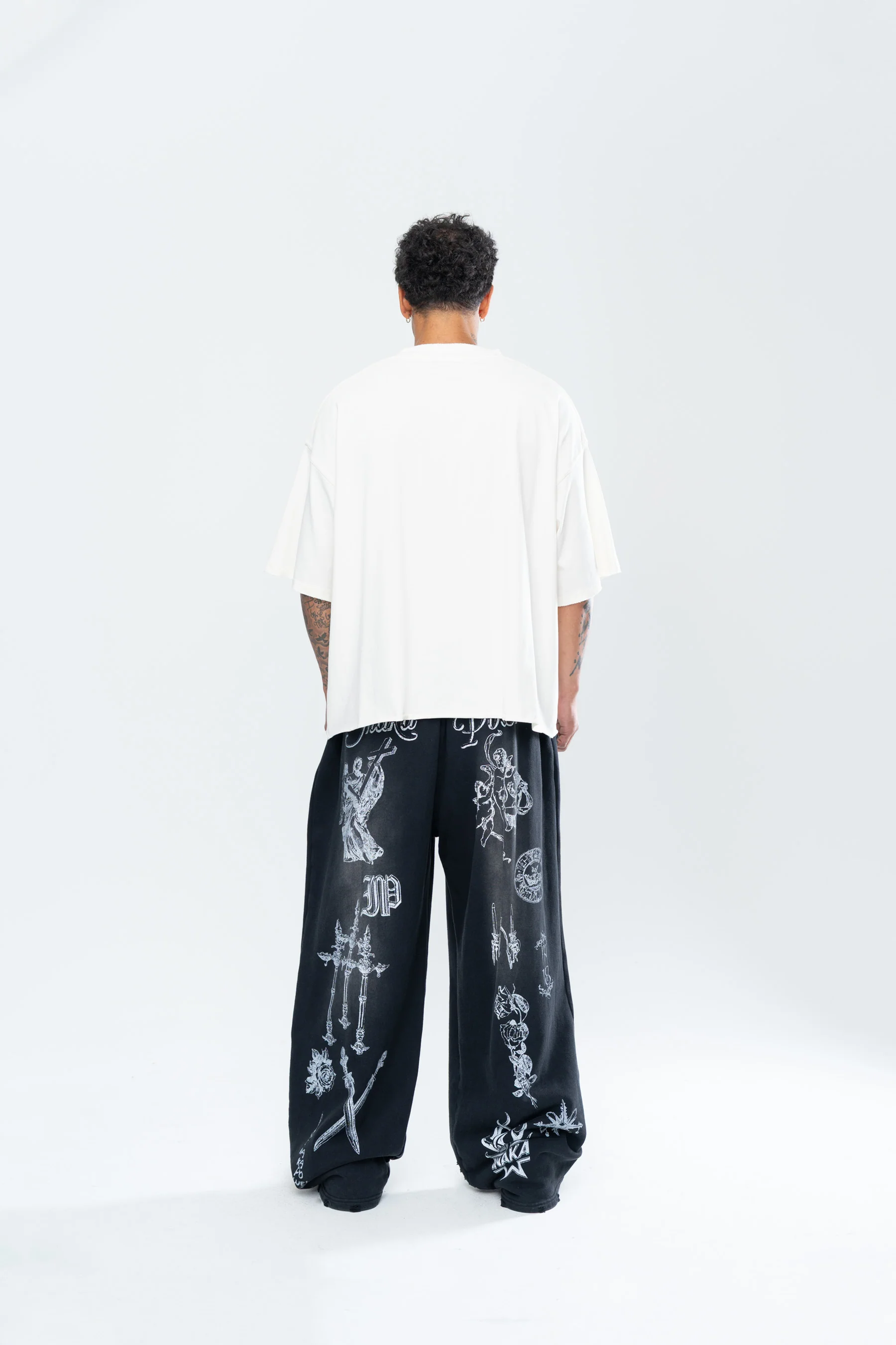 CRUCIFIX DISTRESSED BAGGY SWEATPANTS - BLACK - Image 3