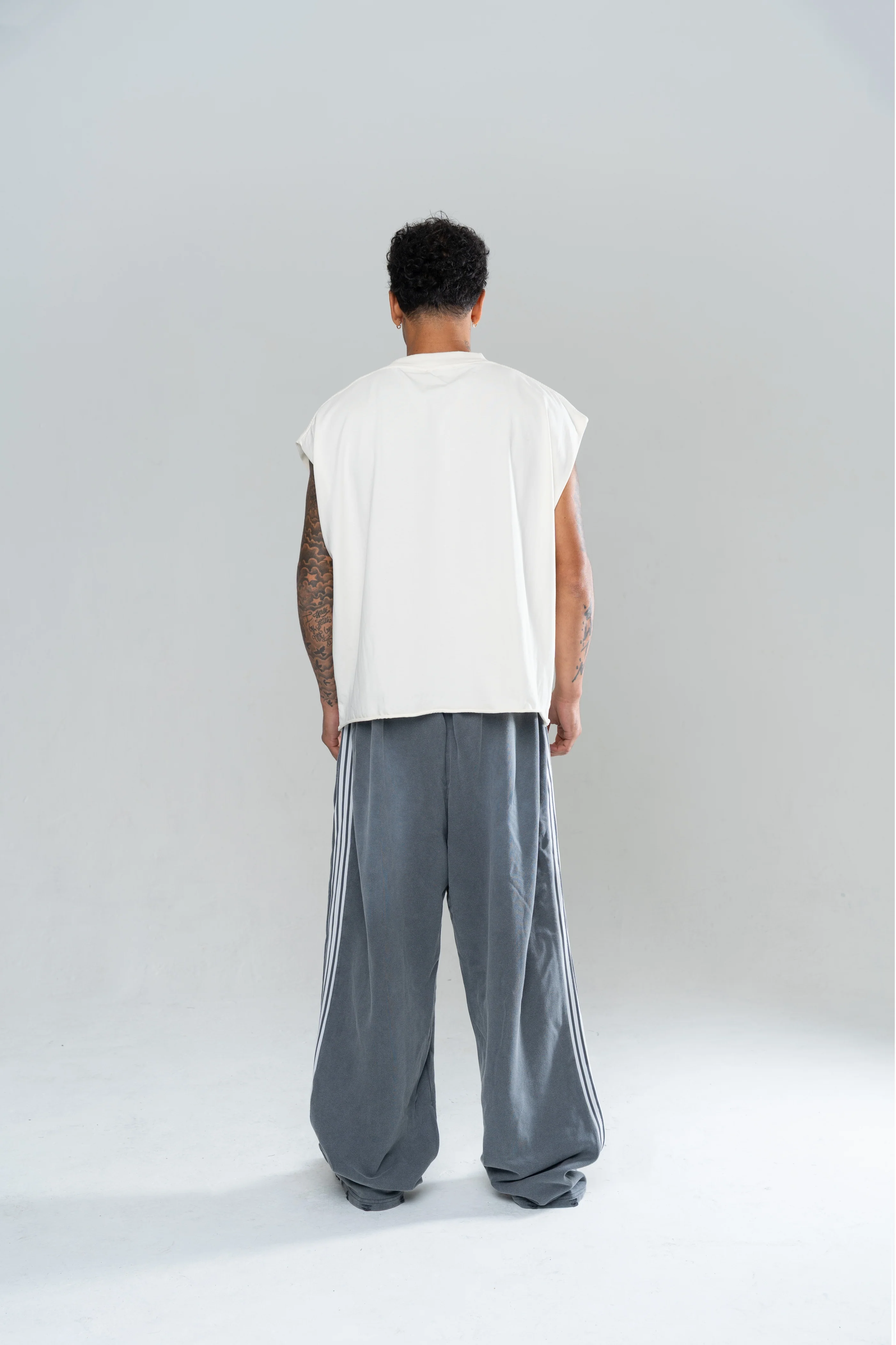 ICONIC BAGGY SWEATPANTS - STONE - Image 4