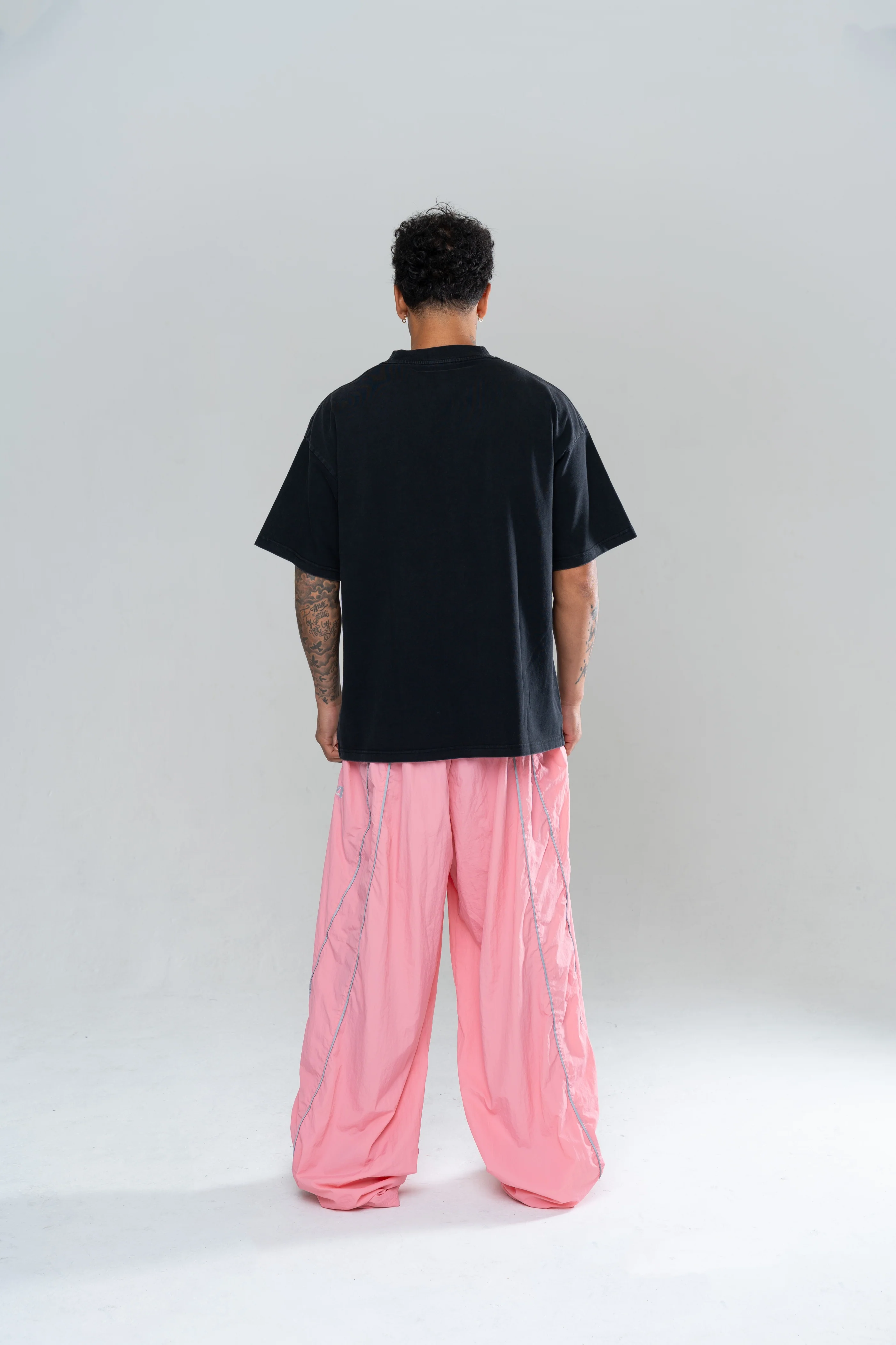 ICONIC BAGGY TRACKPANTS - PINK - Image 4