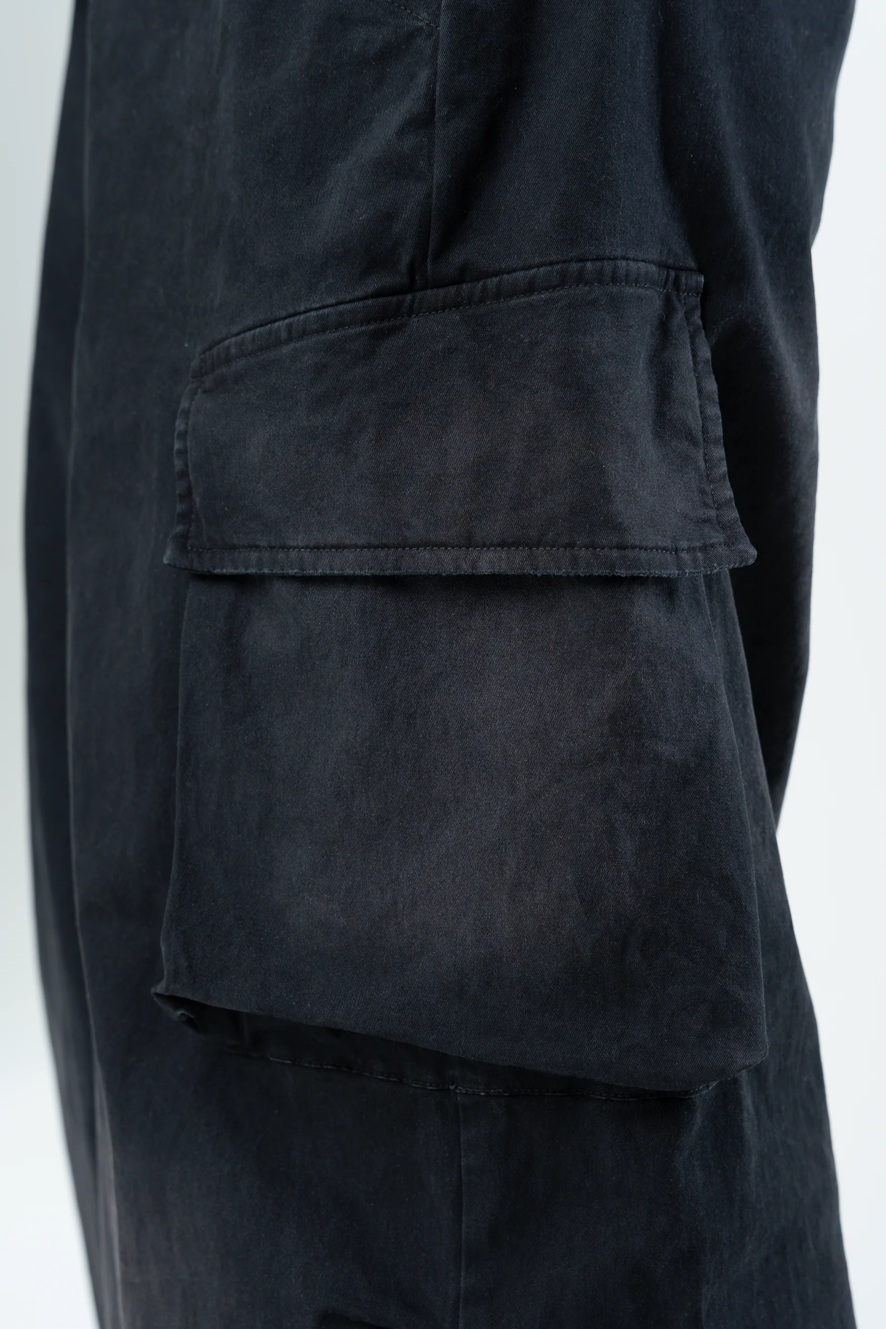 INAKA BAGGY CARGO PANTS - VINTAGE BLACK - Image 9