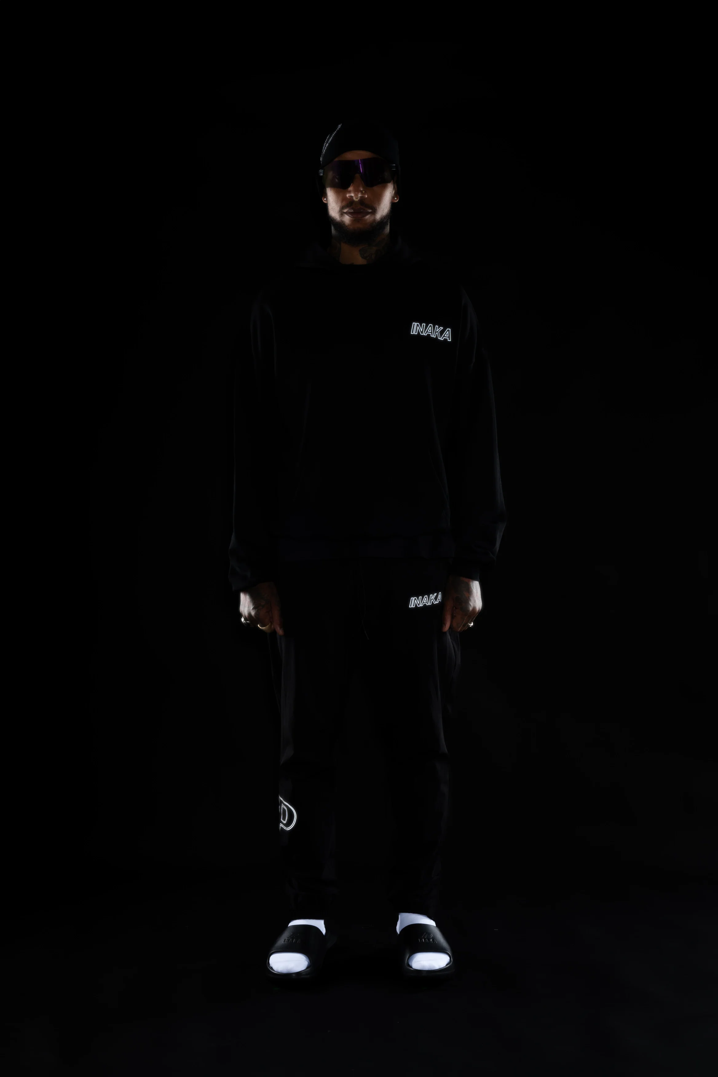 IRC TEAM HOODIE - BLACK - Image 12