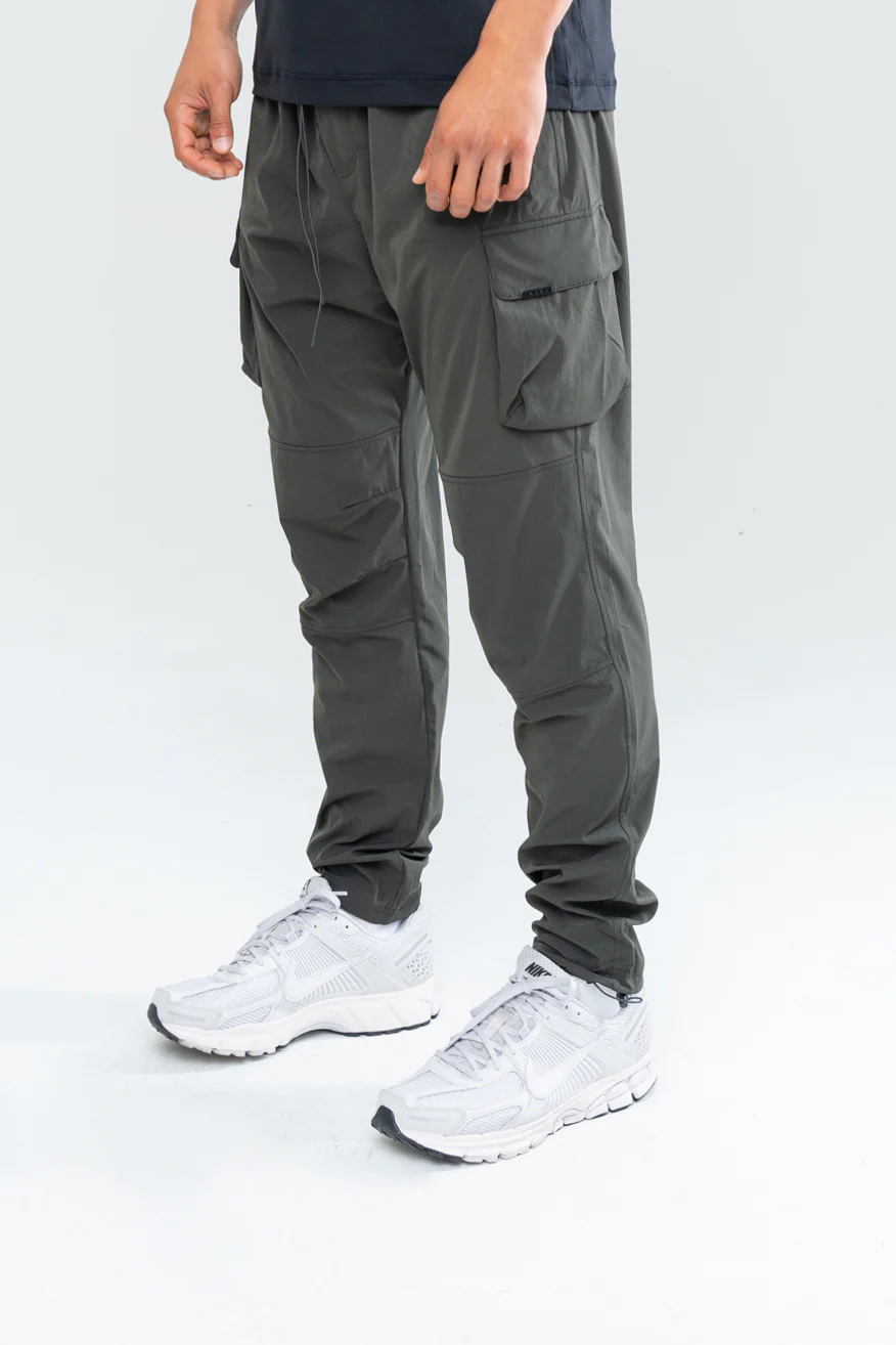 MEN'S PERFORMANCE TECH CARGO JOGGERS - DUSK - Image 5