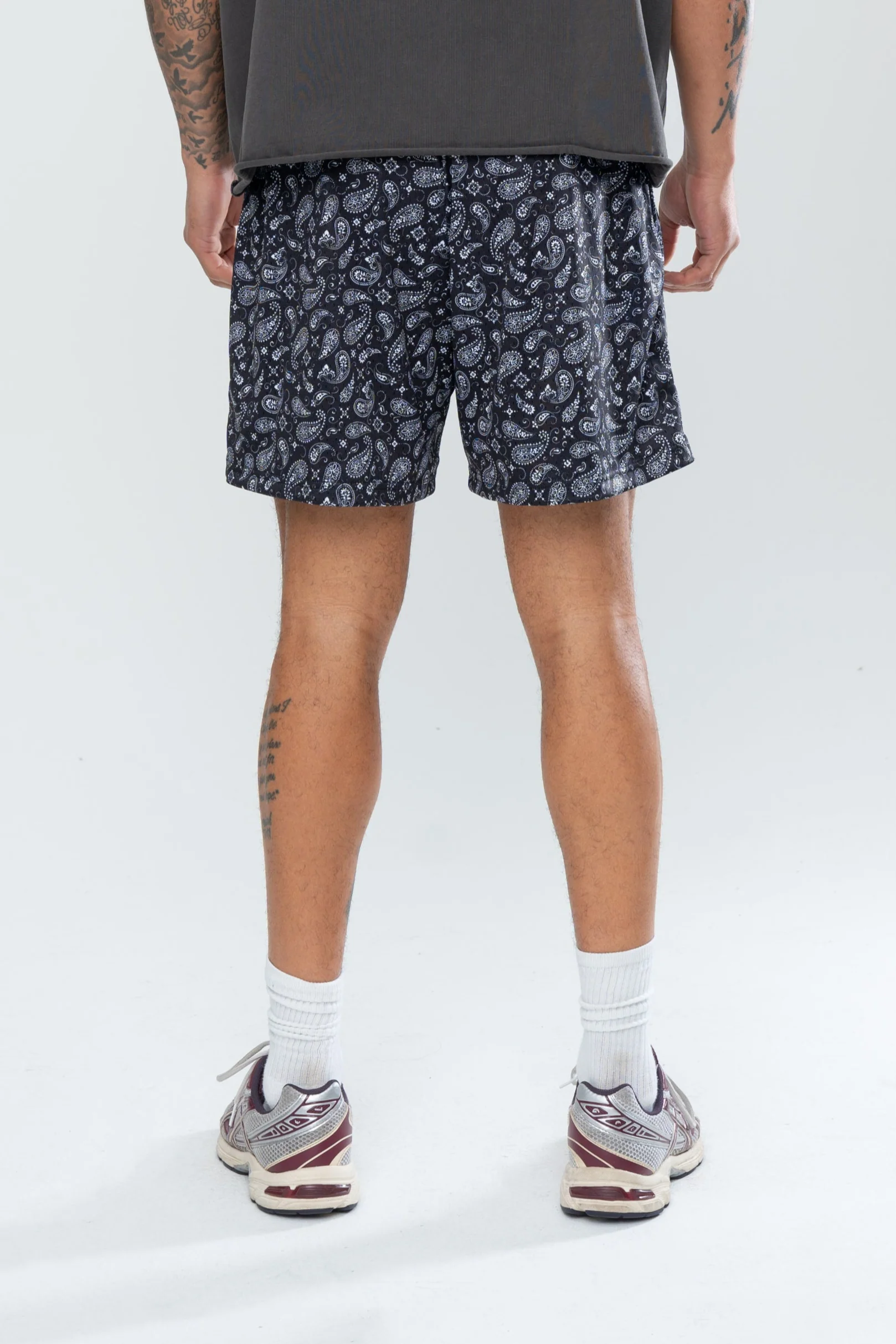 CLASSIC PAISLEY MESH SHORTS - BLACK - Image 11