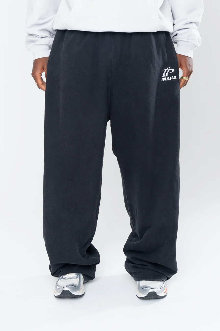 SPORTSWEAR BAGGY SWEATPANTS - BLACK - Image 4