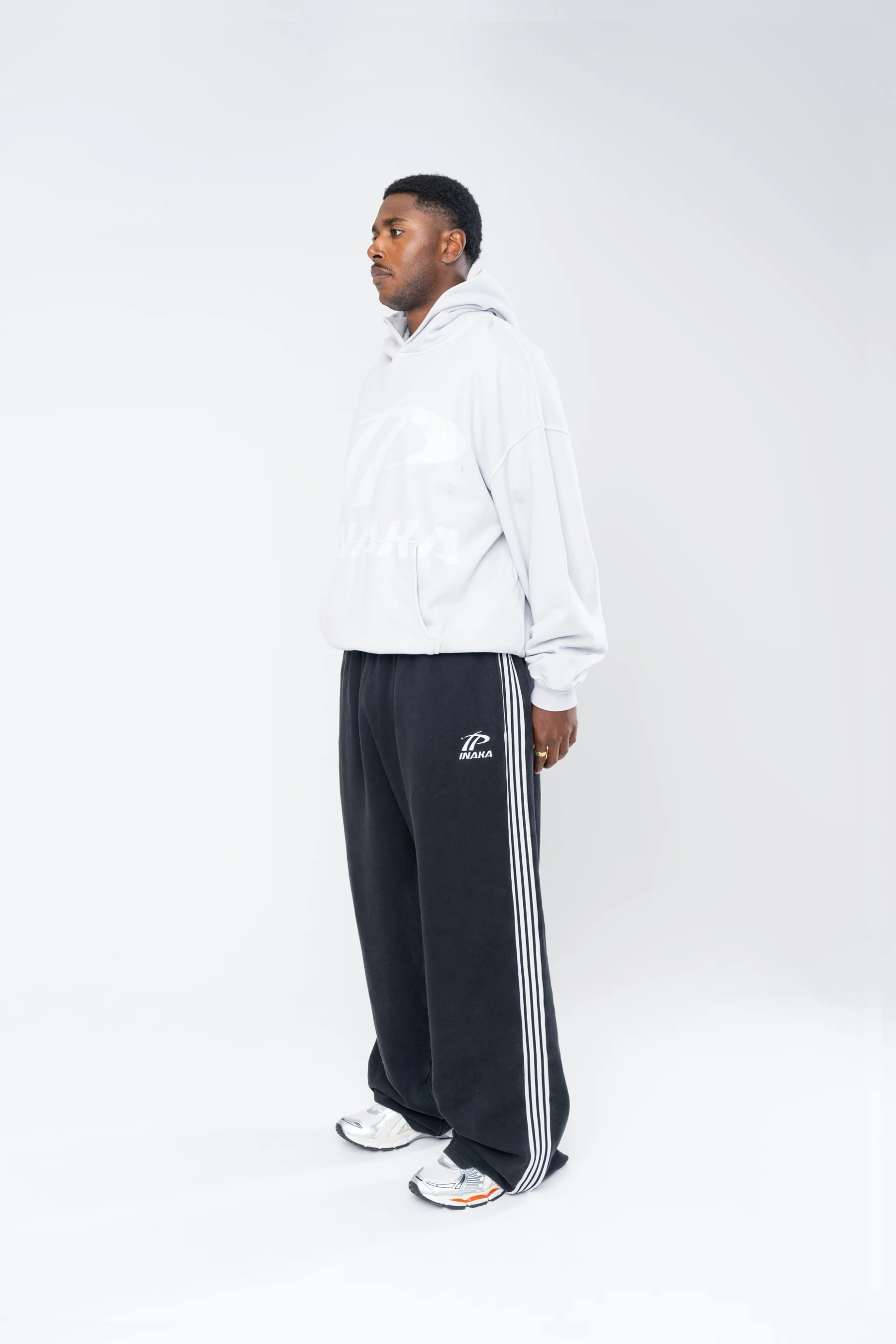 SPORTSWEAR BAGGY SWEATPANTS - BLACK - Image 5