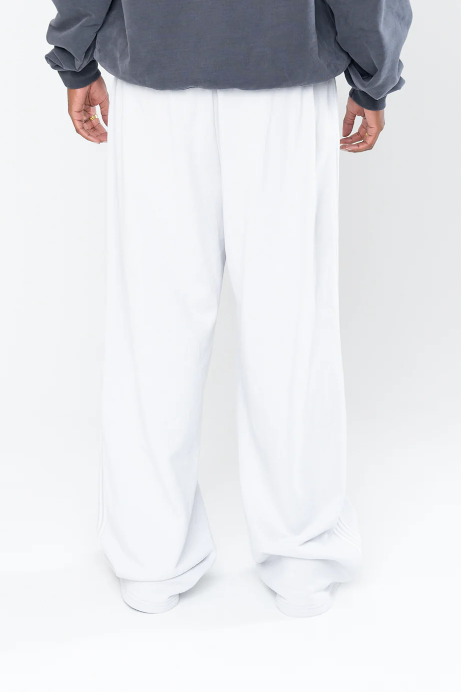 SPORTSWEAR BAGGY SWEATPANTS - GRAY - Image 8