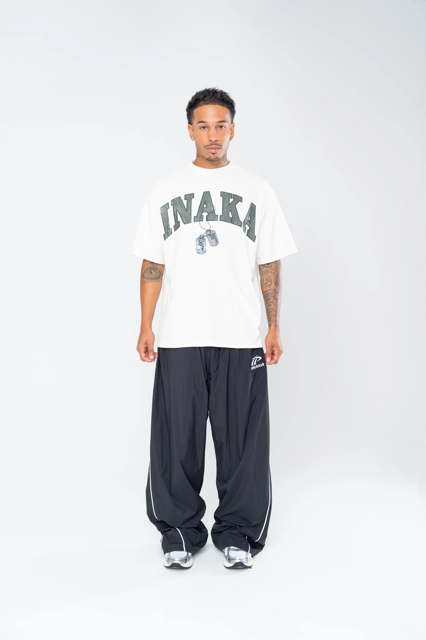 SPORTSWEAR BAGGY TRACK PANTS - BLACK - Image 3