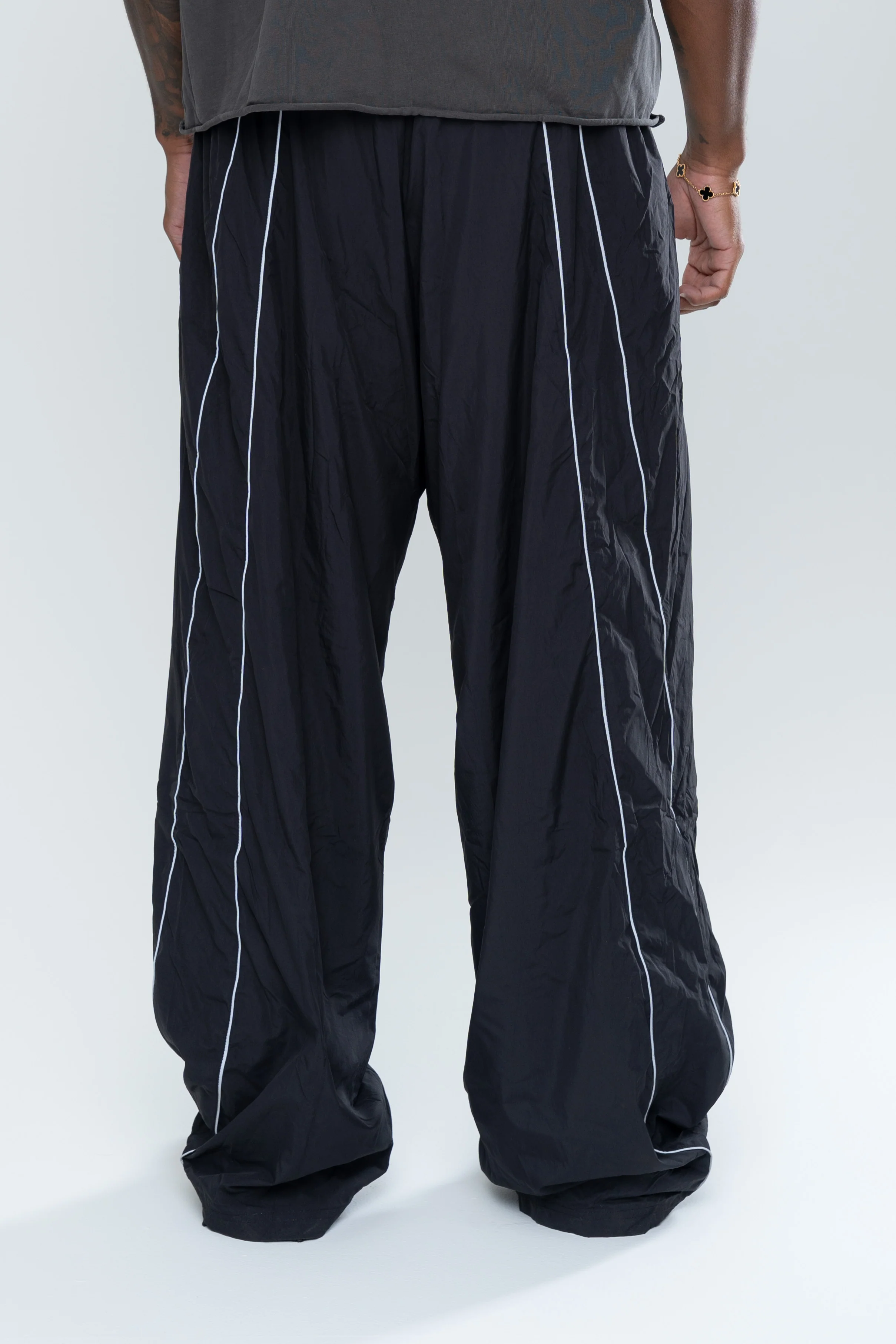 SPORTSWEAR BAGGY TRACK PANTS - BLACK - Image 9