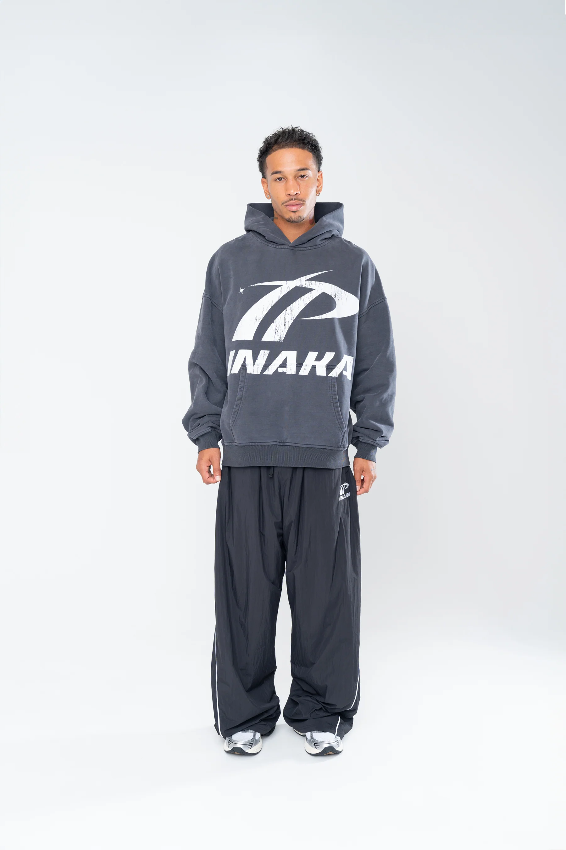 SPORTSWEAR DISTRESSED HOODIE - VINTAGE BLACK - Image 2