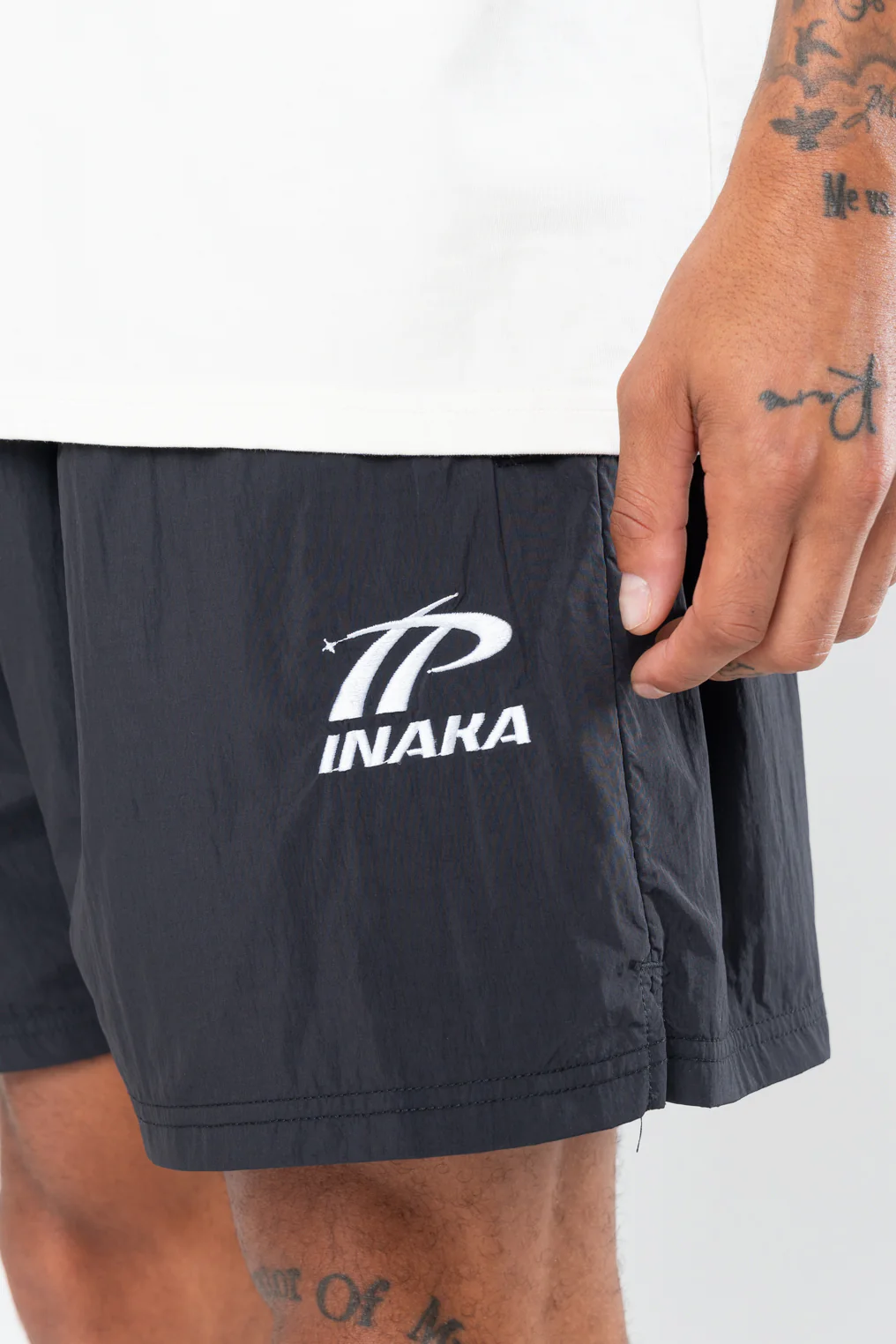 SPORTSWEAR NYLON SHORTS - BLACK - Image 7