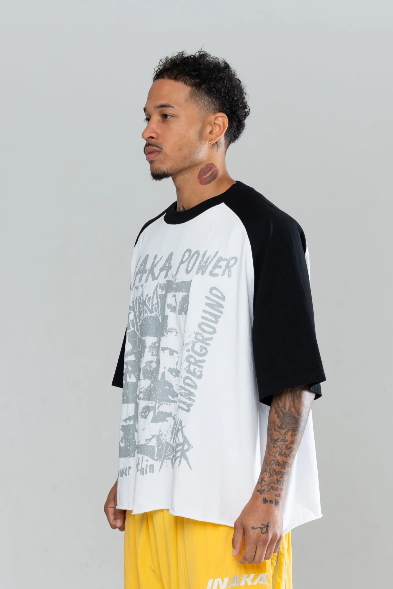 UNDERGROUND CROPPED TEE - WHITE/BLACK - Image 4