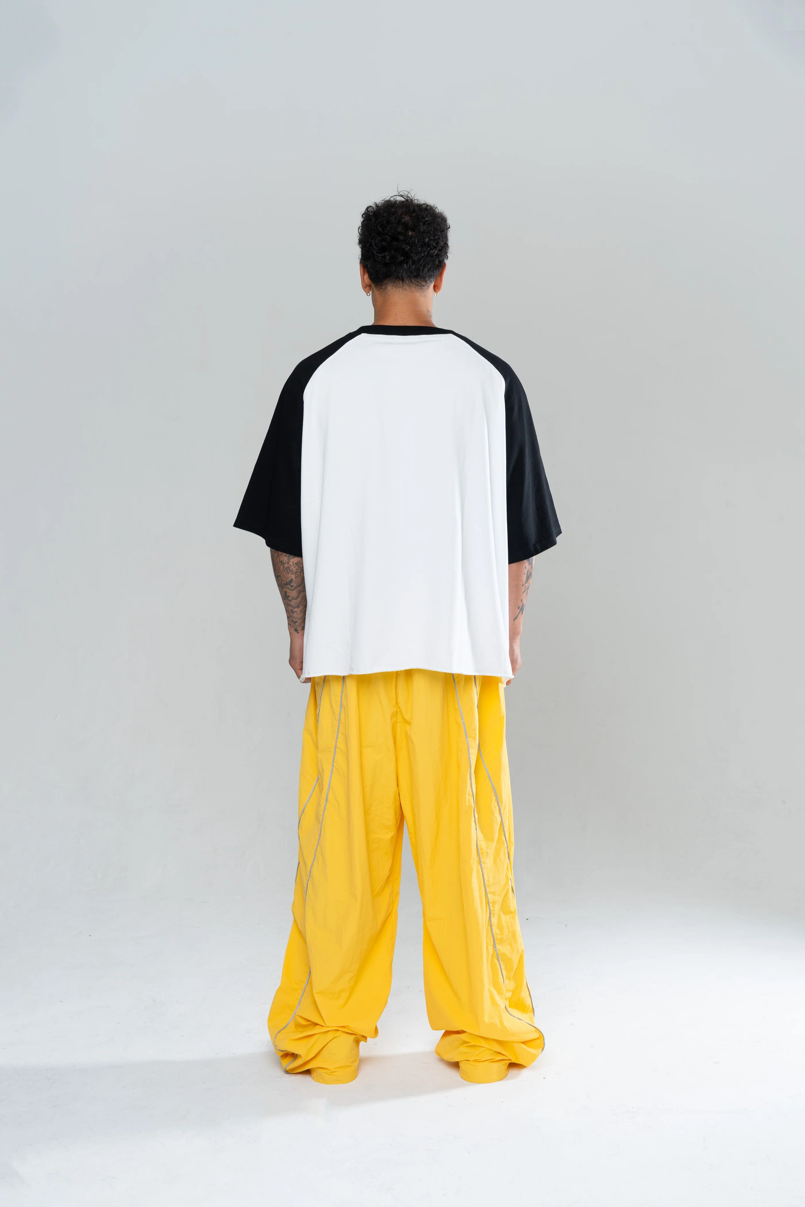 UNDERGROUND CROPPED TEE - WHITE/BLACK - Image 5